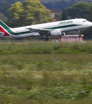 Alitalia, il soccorso arriva dalle Poste. L'Enac: "Ricapitalizzazione o aerei a terra"