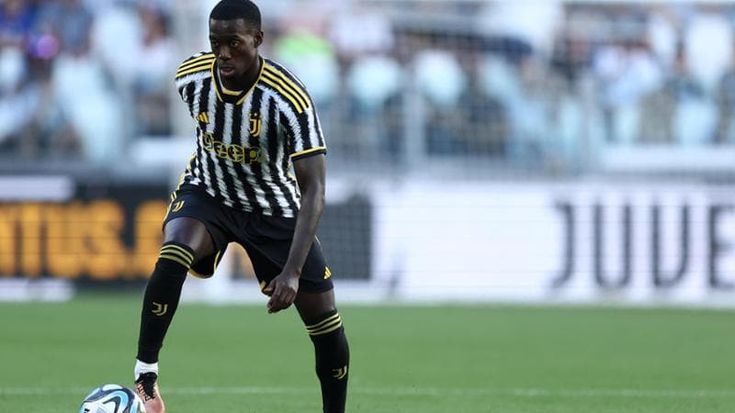 Serie A spaghetti cozze e Vlahovic: interrompo dalla spiaggia, ha fischiato il bagnino