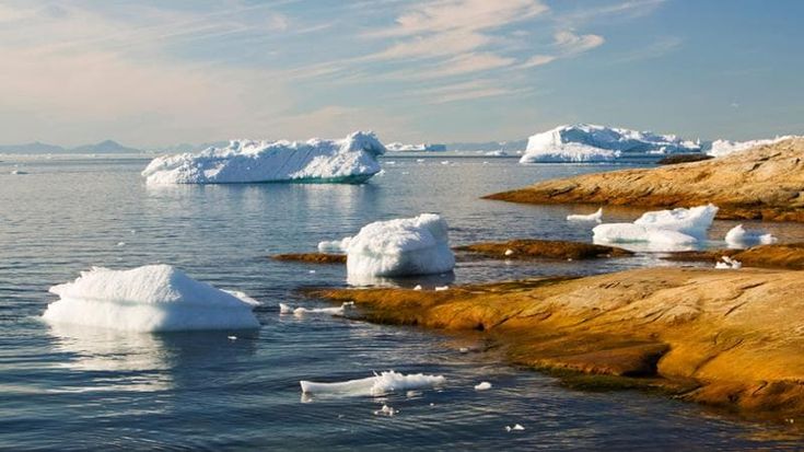 Lo strano caso della Groenlandia. È l’unico luogo al mondo dove il livello del mare sta scendendo