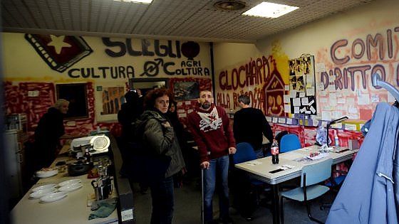 Milano, il Residence sociale occupato dalle famiglie sfrattate ha le ore contate: arriva lo sgombero