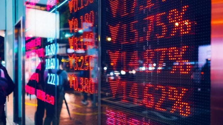 Truffe pump and dump, la Consob: “Non fidatevi di consigli d’investimento su social e Whatsapp”