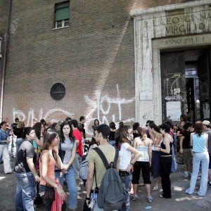 Mamme in rivolta: “Maestre violente all’asilo vogliamo le telecamere” 