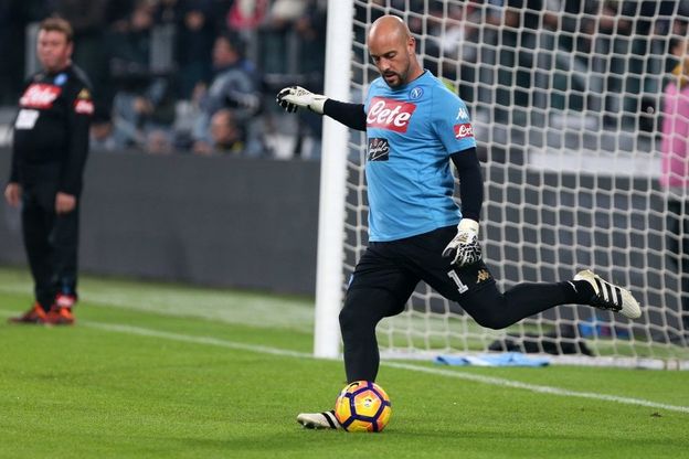 Napoli, l'ambizione di Reina: "La finale di Champions in maglia azzurra"