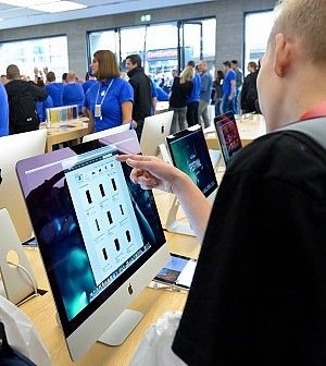 La Ue contro Apple, elusione fiscale aiutata da Dublino: &ldquo;Multa miliardaria&rdquo;
