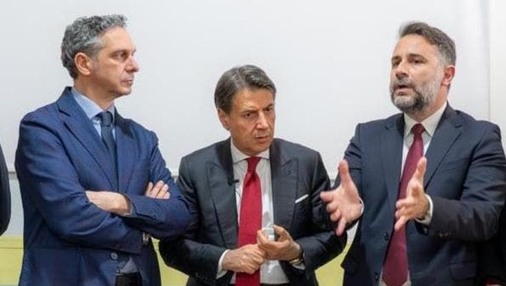 L’affondo di Conte: “Via Schifani”. Lui replica: “Non prendo lezioni”
