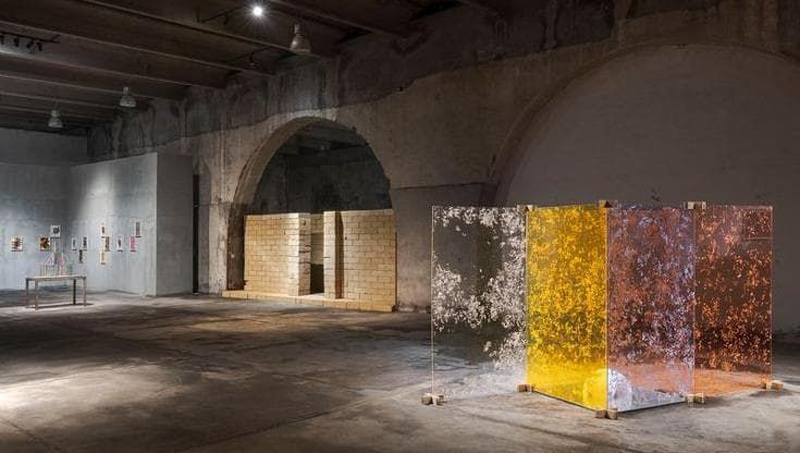 Spazio, luce e memoria: Pirri espone a Catania