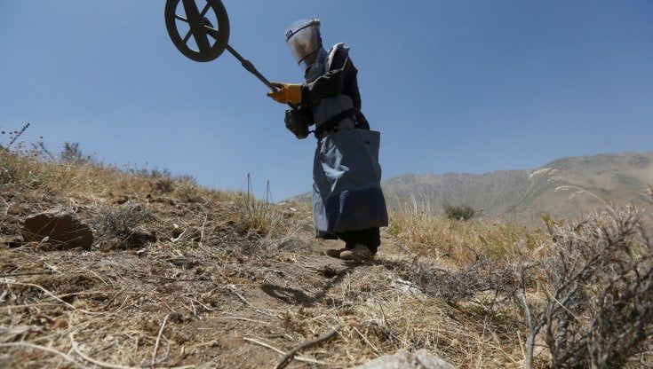 Afghanistan, attacco armato al Nord: uccisi 10 sminatori. I Talebani negano la responsabilità