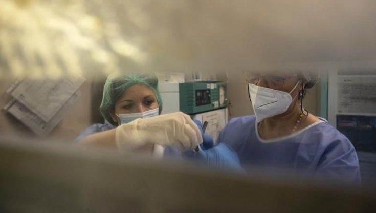 Covid, la siringa senza ago per fare il vaccino