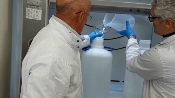 Coronavirus Catania, l'Università produce igienizzante: 300 litri al giorno
