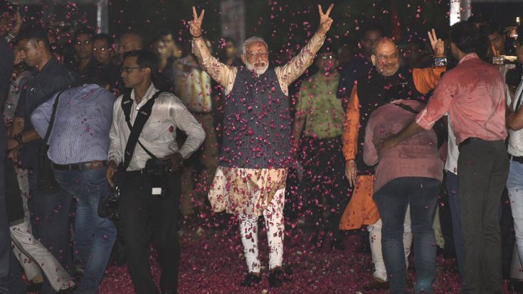 India, Modi stravince e spazza via anche i Gandhi