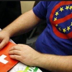 La campagna della destra svizzera: "Sculaccioni contro i bambini tiranni"