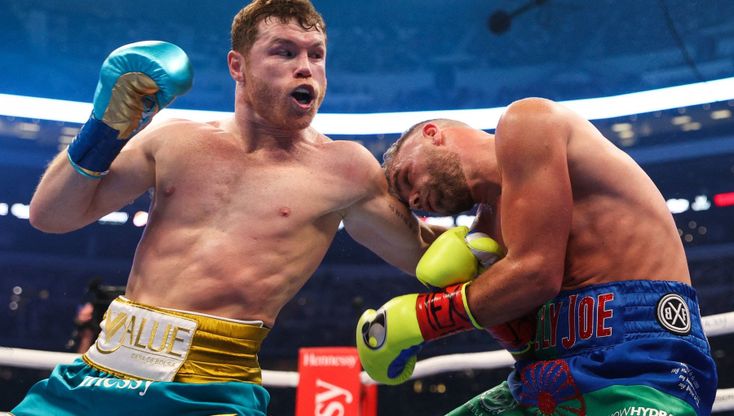 Boxe, Canelo batte Saunders: show davanti a oltre 70 mila spettatori