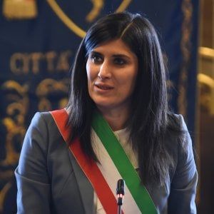 Torino, Appendino interrogata dai magistrati: "La consulenza a Pasquaretta assegnata a mia insaputa"