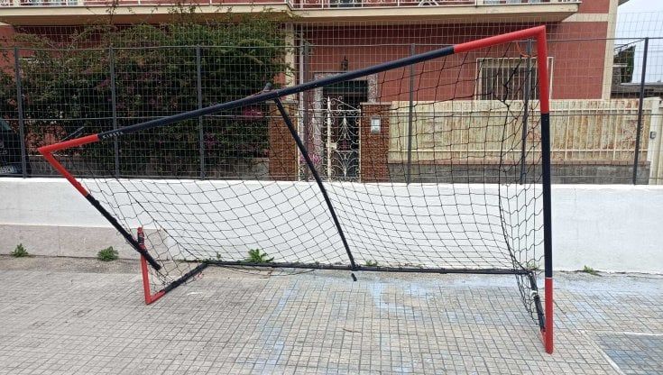 Bestemmie e danni, il parroco chiude l'oratorio "per maleducazione"