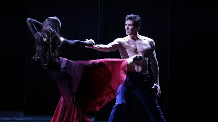 Alla Scala il fascino del trittico, l’inedita Carmen: Bolle-Don José entusiasma il pubblico