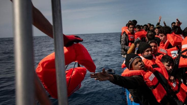 Caso Open Arms, le ong: "Chi sono gli illegali? Salvare non è reato, impedirlo sì"