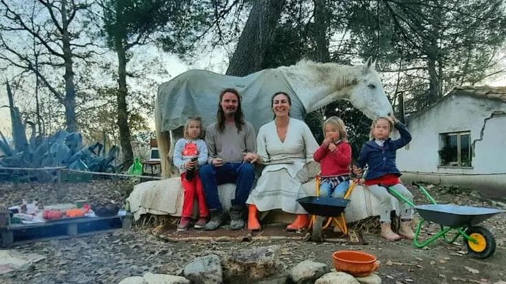 Famiglia nel bosco: “Non abbiamo rifiutato gli aiuti, bimbi al centro delle nostre scelte”