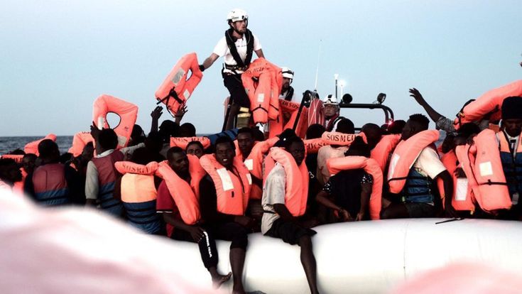Porti chiusi: la mossa muscolare studiata a tavolino da Salvini e il disagio dei 5 stelle