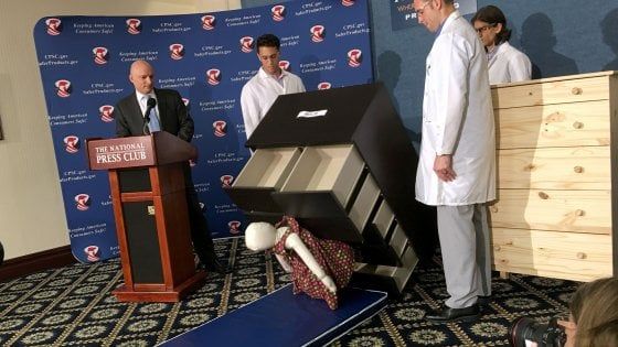 Usa, Ikea richiama 29 milioni di cassettiere Malm dopo la morte di 6 bimbi