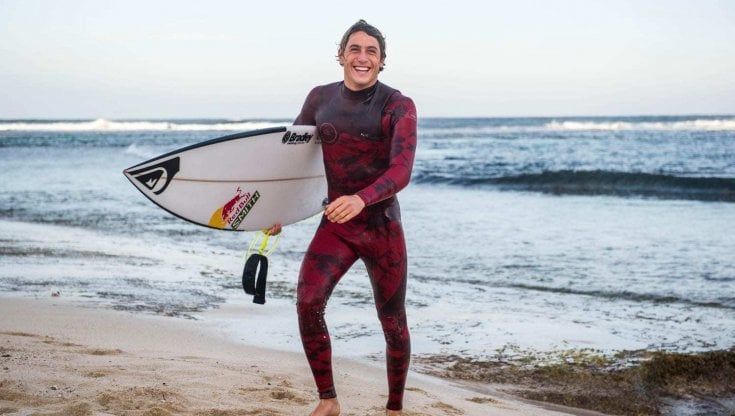 Leonardo, cittadino del mondo: "La mia casa è ovunque, basta che ci sia un'onda per fare surf"