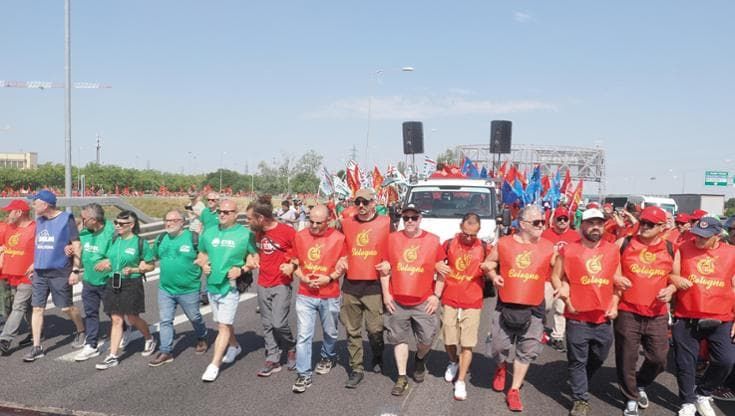 Bulgarelli, affondo Cgil: “Il governo vuole una classe operaia debole, così è più facile comandare”