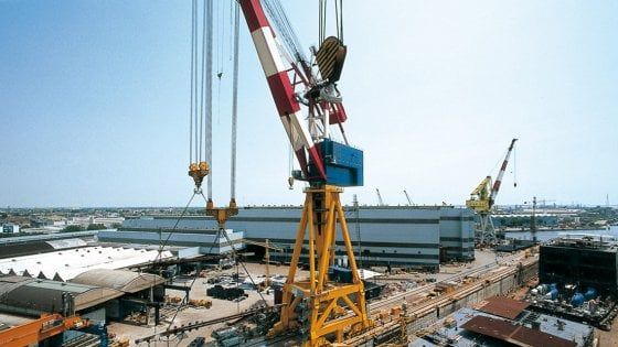 Corruzione e sfruttamento di manodopera, indagate 34 imprese e dirigenti di Fincantieri