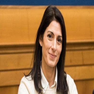 Virginia Raggi rompe con i 5S: “Gualtieri è un monarca”