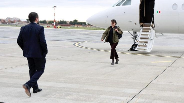 Cecilia Sala, studi sulla felicità. Un Paolo Poli dedicato a Trump