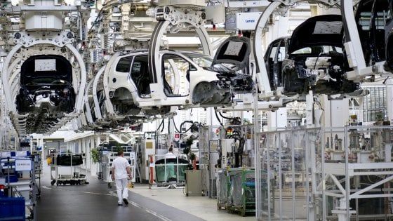 L'economia Usa perde 20 milioni di posti di lavoro nel settore privato. Borse in calo, crollo degli ordini all'industria tedesca
