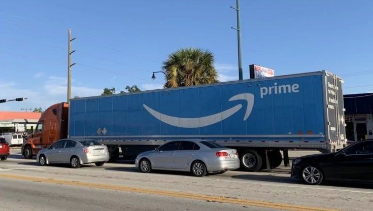 L'Amazon sostenibile: dal 2023 consegne con camion a idrogeno