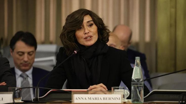 Università, Bernini: “Da settembre 4mila posti in più a Medicina”