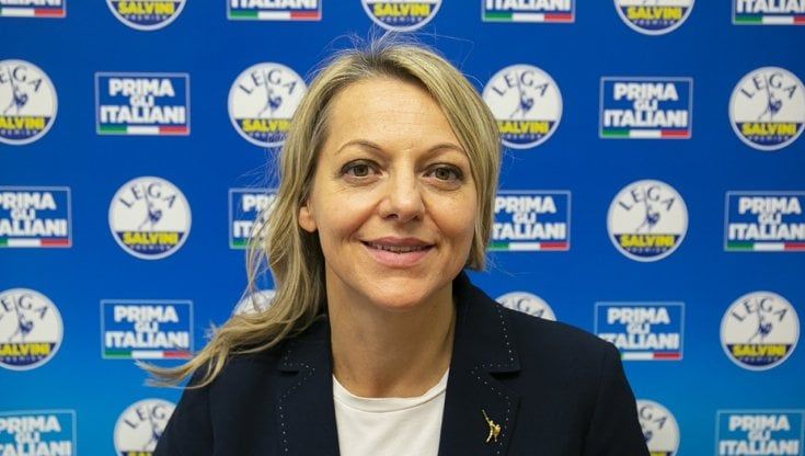 Elezioni 2022, la Lega ricandida Laura Cavandoli. Pizzarotti in bilico nel Terzo polo