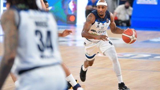 Basket, EuroCup: Brescia vince in volata. In Champions Sassari stacca il pass per i playoff