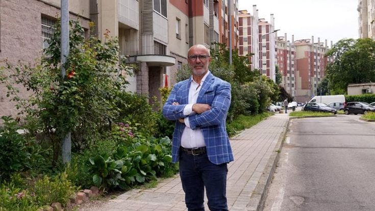 Gianni Ferretti, morto per un infarto il sindaco di Rozzano: aveva 61 anni. Rispose a Fedez sul degrado della città