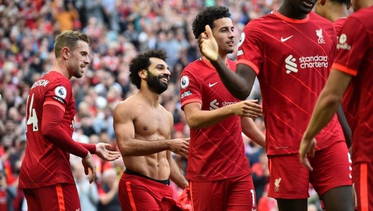 Premier, il Liverpool ne fa tre al Palace e resta in vetta. Manchester City bloccato sul pari, cade l'Everton