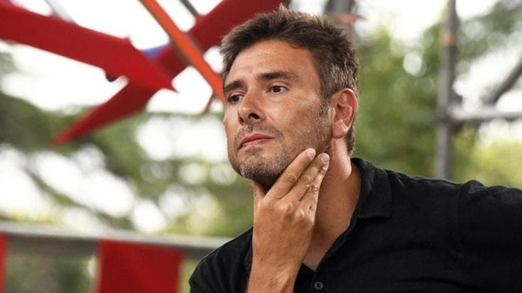 La politica si stringe attorno a Di Battista. Conte: “Forza Ale siamo, con te”