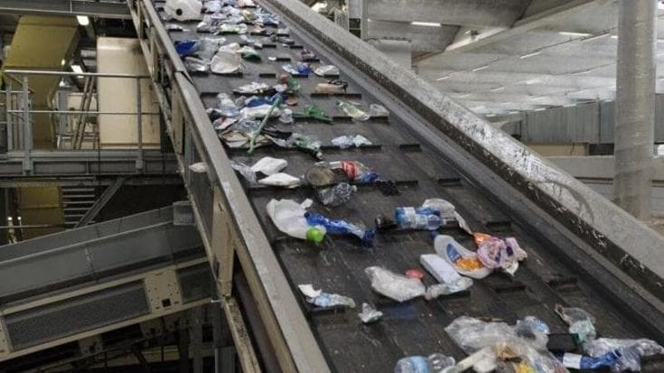 Plastica, carta, organico: ma quanto viene recuperato dalla raccolta differenziata a Bologna?