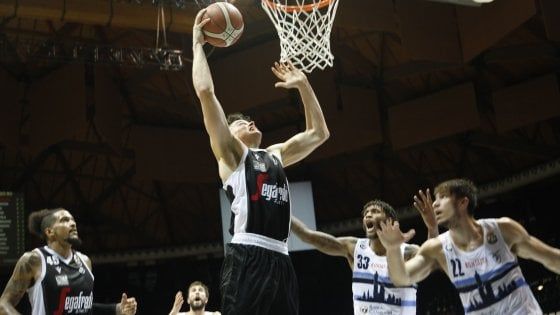 Basket, Supercoppa: alla Virtus il derby di Bologna, Milano ipoteca la Final Four