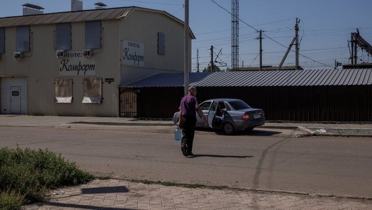 Sulla nuova frontiera che divide l’Ucraina: “Torniamo sotto i russi, ma è la nostra terra”