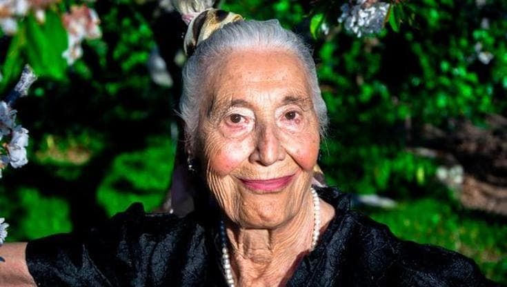 Licia Fertz, 96 anni e una seconda vita sui social: “Bisogna alzarsi, mettersi il rossetto e uscire”