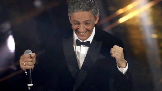 Coronavirus, da Giuliano Sangiorgi a Fiorello, gli artisti lanciano l'appello: #iorestoacasa