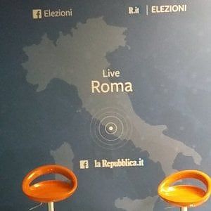 Ballottaggi, i candidati si confrontano nelle dirette Facebook di Repubblica e Gruppo Espresso