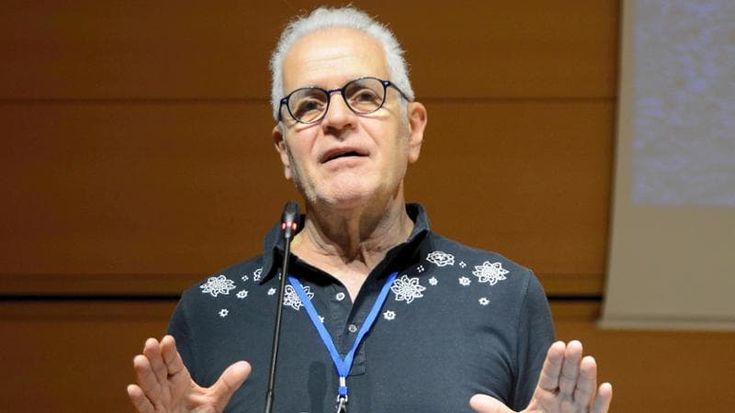 Formigoni al Meeting di Rimini tra gelo dei vertici e sirene della politica: “Più vicino il ritorno”