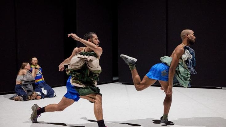 Il greco Mandafounis compone la danza come in una cucina