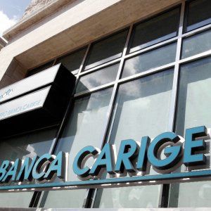 Carige, cento milioni sul piatto, perso il 60%: ma Malacalza non molla la presa
