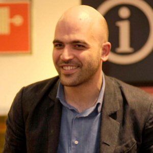 Saviano difende la Vinci e attacca il Governo: "Subito una legge sulle unioni civili"
