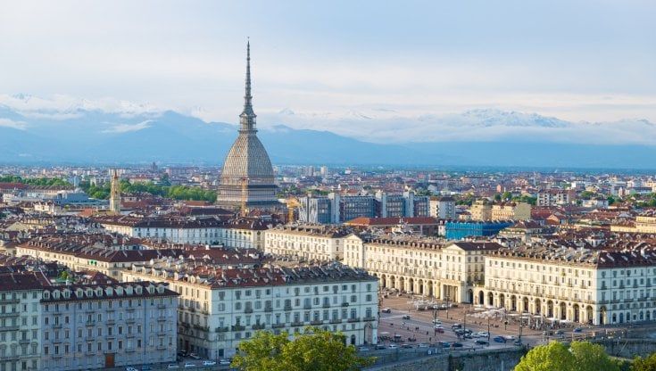 Turismo d’autunno: si viaggia per fine settimana lunghi in centri di medie e grandi dimensioni