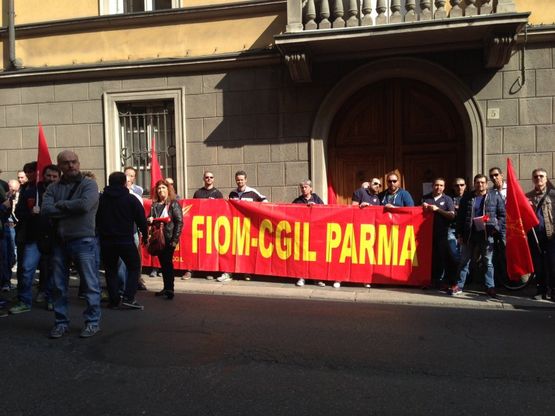 Metalmeccanici, il presidio davanti all'Upi a Parma
