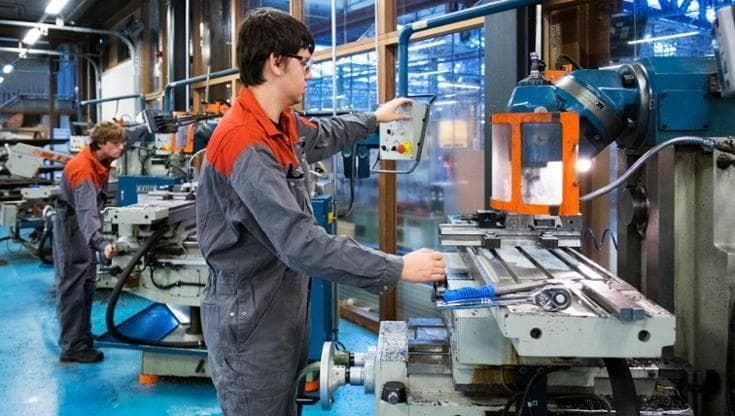 Le ombre sul lavoro, allarme della Cgil: “Salari bassi e ritmi alti”