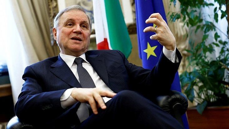 Visco vede più rosa dei falchi della Bce: “L’inflazione scenderà  velocemente al 2%” 